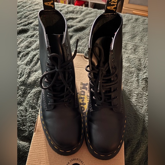 Dr. Martens Black Smooth Leather Boots - Picture 6 of 6